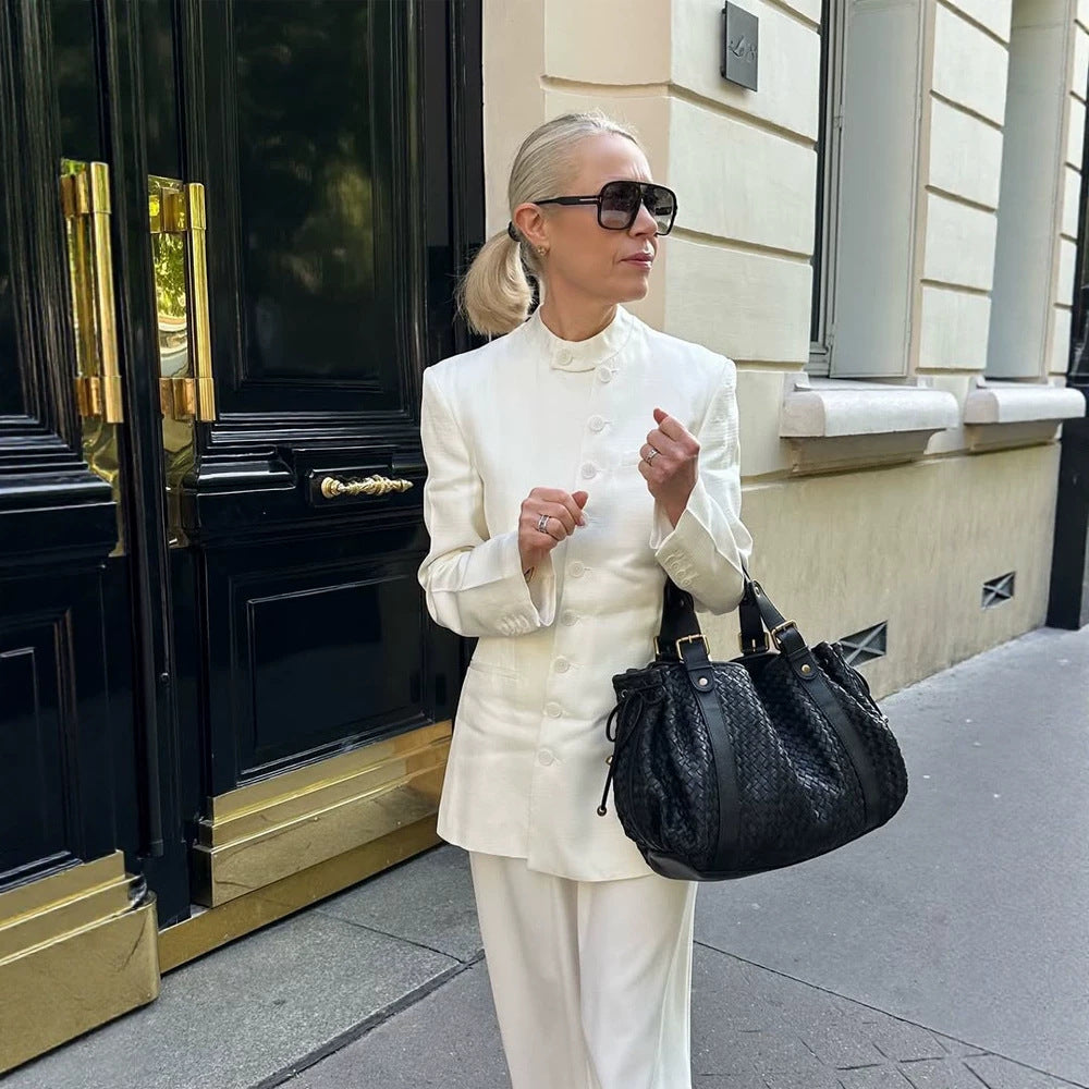 Damen taillierter langer Blazer mit Stehkragen, kastiger Schulter und verdeckter Knopfleiste Nord Taschen