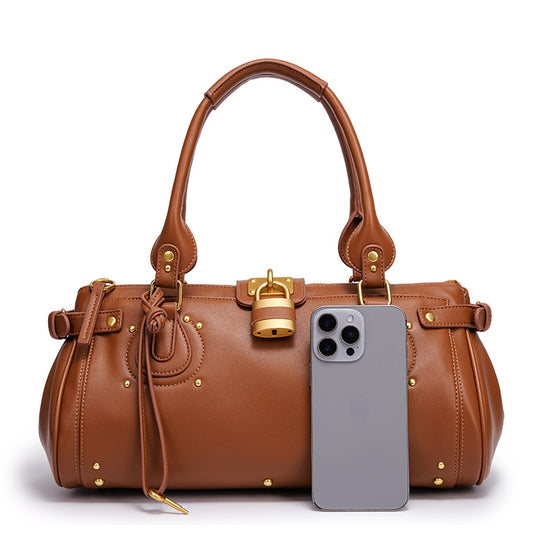 Damen Handtasche mit hochwertigem Leder und goldenen Akzenten Nord Taschen