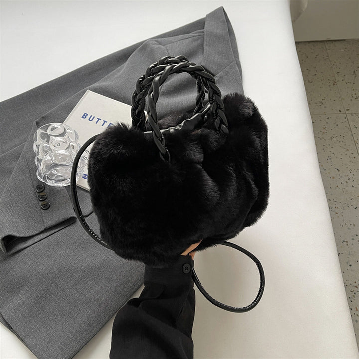 Damen Plüsch Handtasche mit geflochtenem Griff Nord Taschen