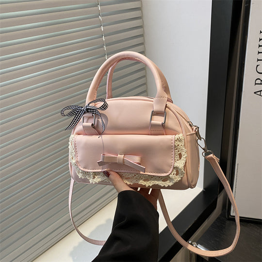 Damen Mini-Handtasche mit verspieltem Schleifenakzent und floralen Details Nord Taschen