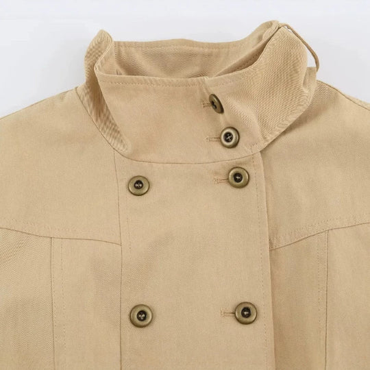Damen Kurz geschnittene doppeltreihige Safarijacke mit hohem Stehkragen Nord Taschen