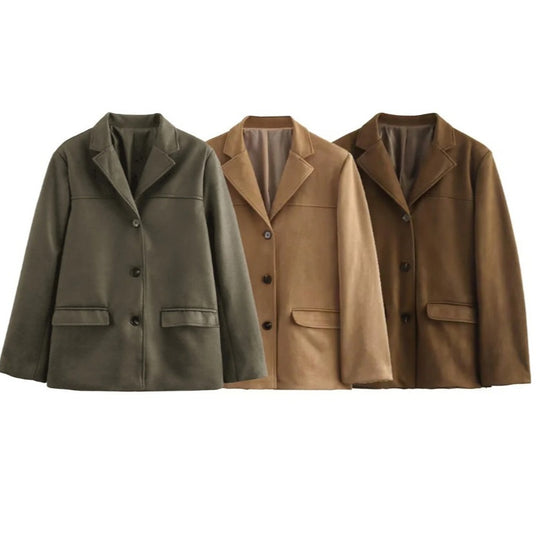 Damen 1700+ taillierter Wollmix‑Kurzblazer mit Reverskragen, durchgehender Knopfleiste und Pattentaschen Nord Taschen