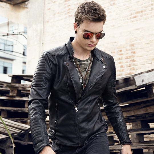 Herren Slim-Fit Bikerblouson aus Kunstleder mit gesteppter Schulter- und Ärmelpasse Nord Taschen