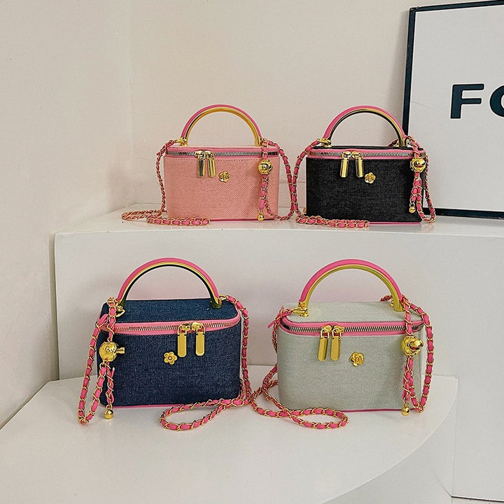 Damen Designer Handtasche mit exklusiven Kettenakzenten Nord Taschen