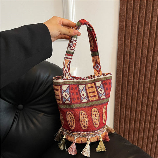Damen Jute-Tragetasche mit modernem Ethnodruck und trendigen Quasten Nord Taschen