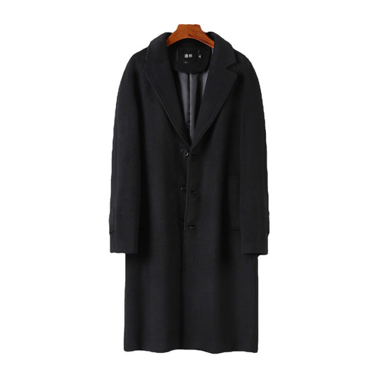 Herren Maxilanger Wollmantel mit cleanem Schnitt, schmalem Revers und innenliegendem Futter Nord Taschen