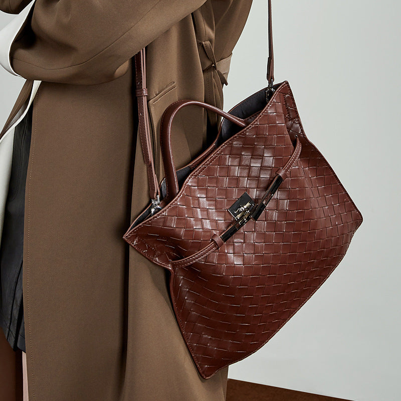Damen geflochtene Shopper Tasche mit modernem Verschluss Nord Taschen
