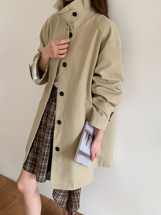 Damen Boxy-Kurzmantel mit hohem Stehkragen sichtbarer Knopfverschluss und seitlichen Eingrifftaschen Nord Taschen