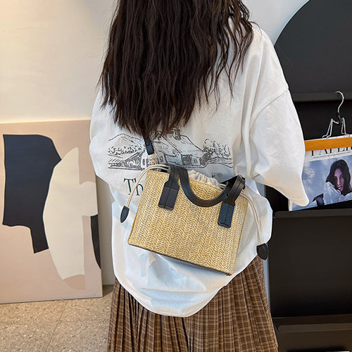 Damen geflochtene Rucksackhandtasche mit modischem Kordelzug und eleganten Kunstledergriffen Nord Taschen