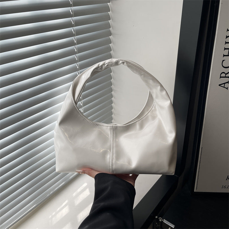 Damen Hobo-Tasche aus glänzendem Kunstleder mit elegantem Tragegriff Nord Taschen