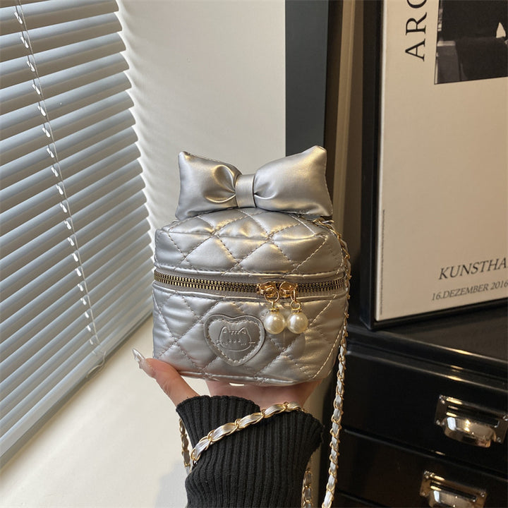 Damen gesteppte Mini-Handtasche mit stylischen Perlenakzenten Nord Taschen