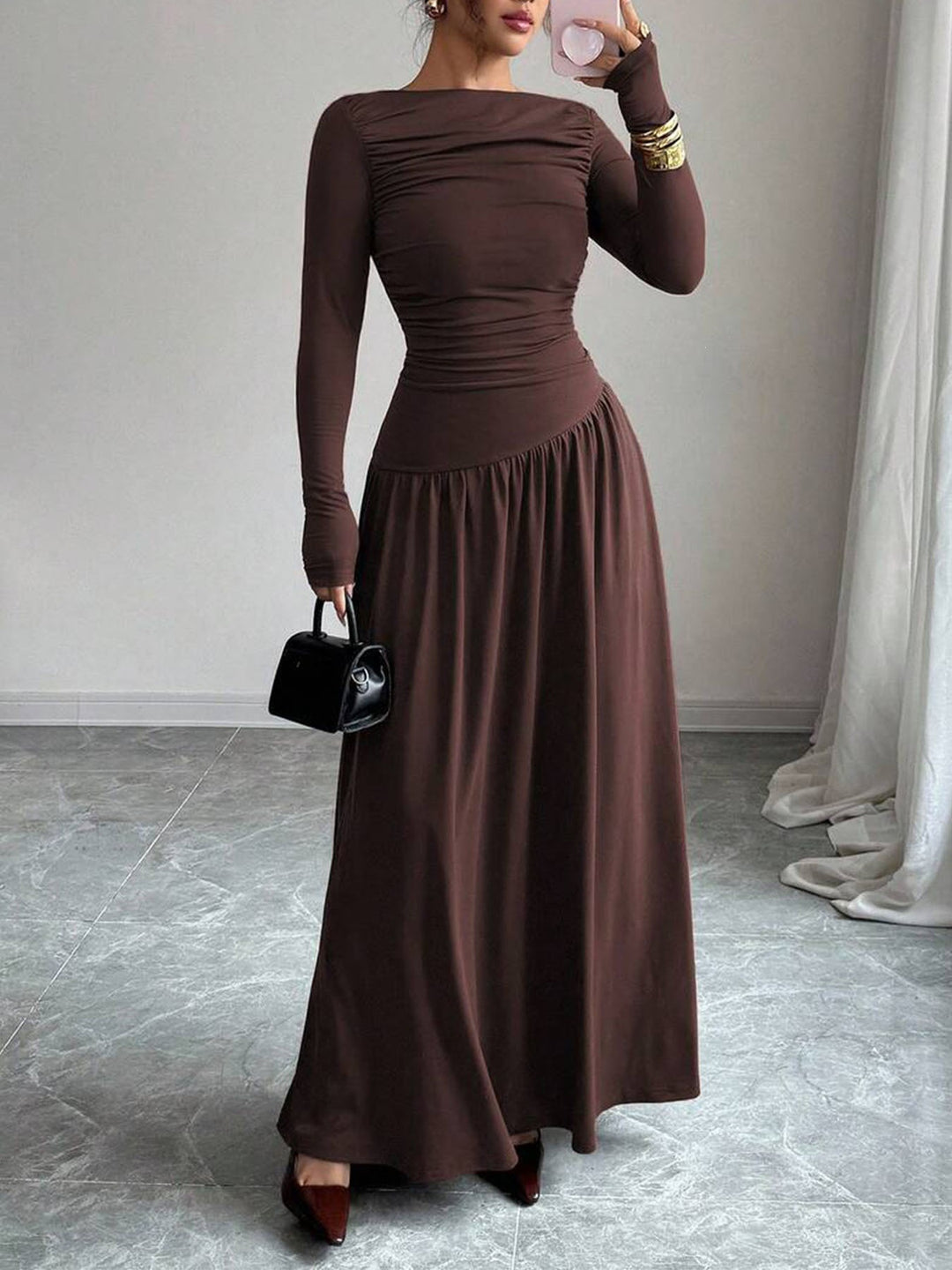 Damen Maxikleid mit gerafftem Oberteil, tailliertem Bund und Langarm Nord Taschen