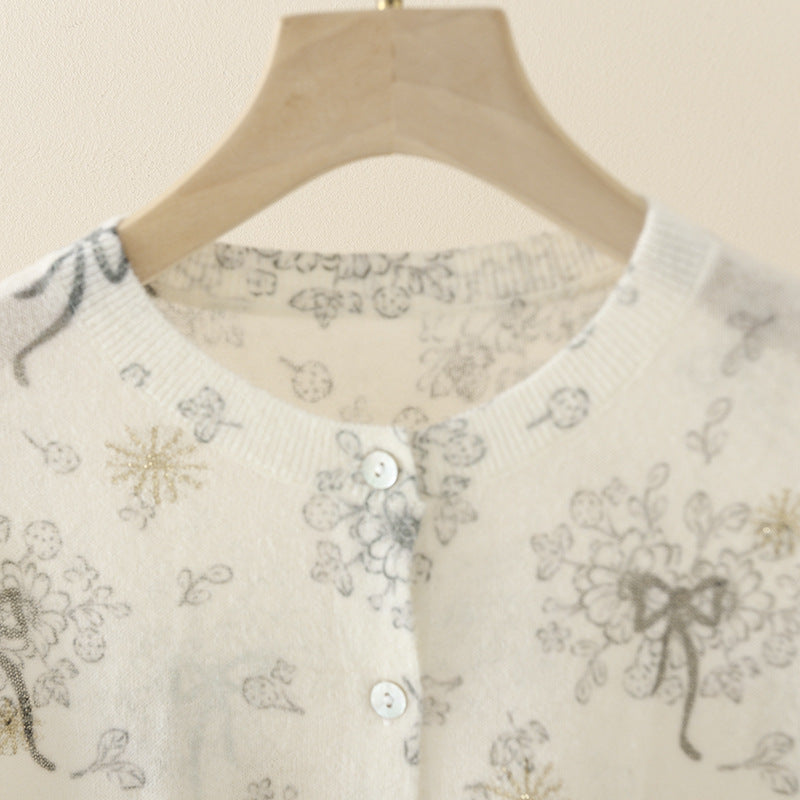 Damen Feiner Knopfcardigan mit zartem Blumen‑Sketchprint und Rundhalsausschnitt Nord Taschen
