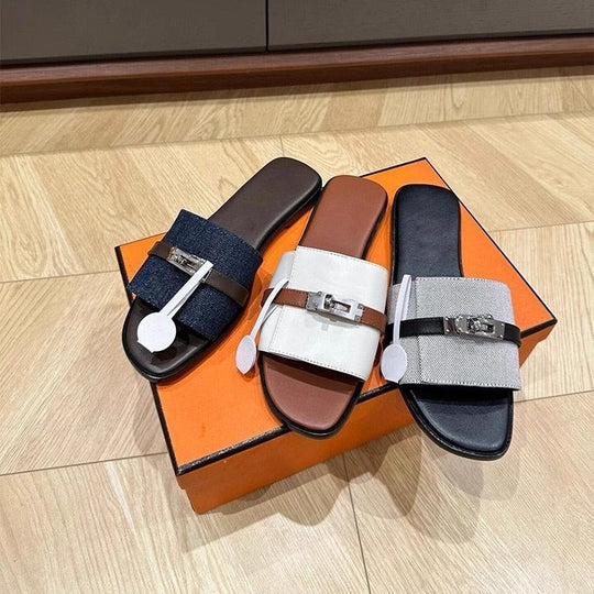 Damen Stylische Flache Sandalen mit modischem Schnallenakzent
