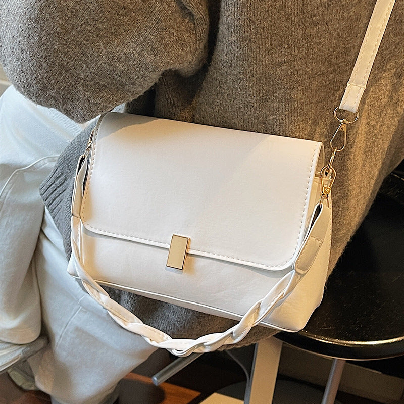 Damen Umhängetasche mit elegantem Klappverschluss und verstellbarem Tragegurt Nord Taschen
