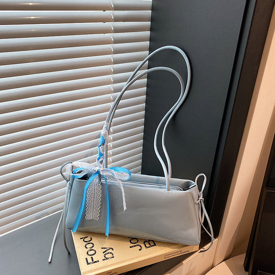 Damen modische Handtasche im eleganten Design mit seidig glänzender Oberfläche Nord Taschen