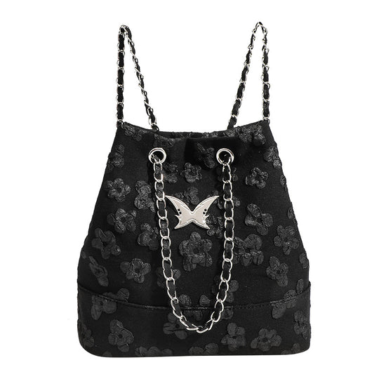 Damen Hobo-Tasche aus hochwertigem Denim mit eleganten Kettenhenkeln Nord Taschen