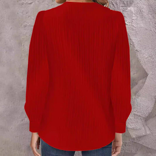 Damen Plissee-Bluse mit asymmetrischem Ausschnitt und Knopf-Details