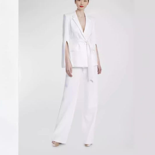 Damen Taillierter Cape-Blazer mit Bindegürtel und weiten Palazzohosen Nord Taschen