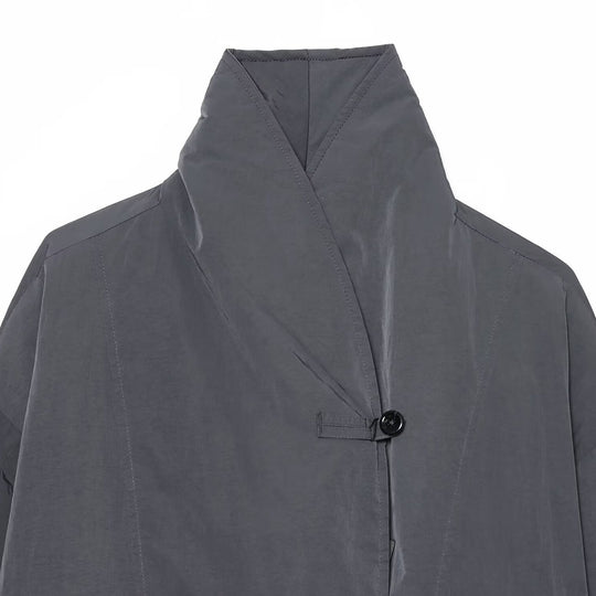 Damen Leichte Cropped Nylonjacke mit hohem Funnelkragen, Oversize-Schnitt und elastischen Bündchen Nord Taschen