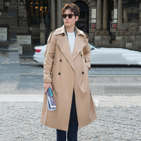 Herren langer zweireihiger Trenchcoat mit klassischem Revers, Gürtel und Schulterklappen Nord Taschen