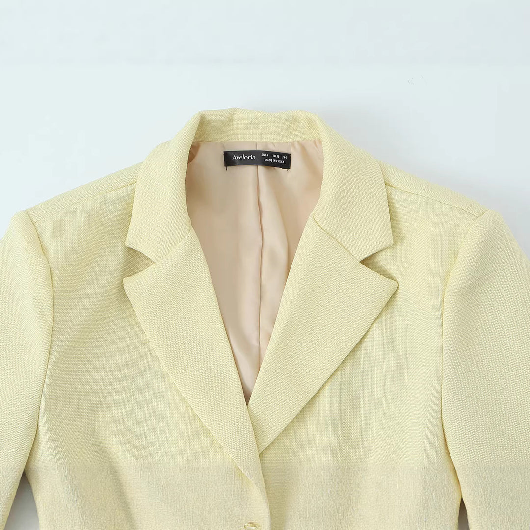 Damen Kurzer Bouclé‑Tweed‑Blazer mit Reverskragen und Zweiknopfverschluss Nord Taschen
