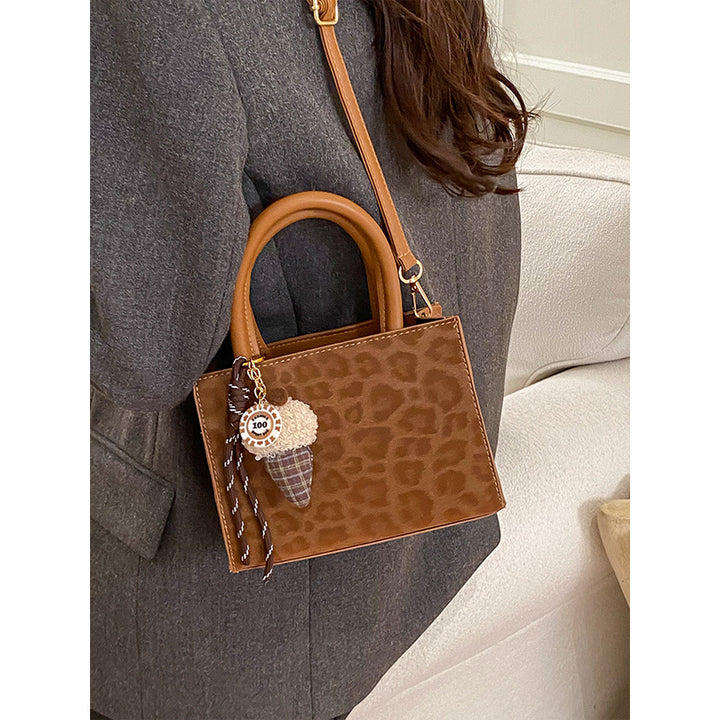 Damen Handtasche mit elegantem Leo-Muster Nord Taschen
