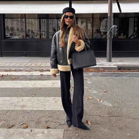 Damen Kurzjacke im Aviator‑Stil mit Teddy‑Innenfutter und doppelreihiger Druckknopffront Nord Taschen