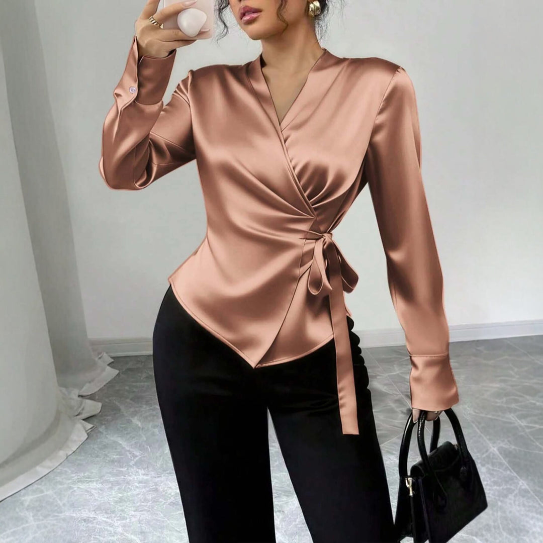 Damen Satin-Wickelbluse mit V-Ausschnitt, Taillengürtel und schmalem Manschettenärmel Nord Taschen