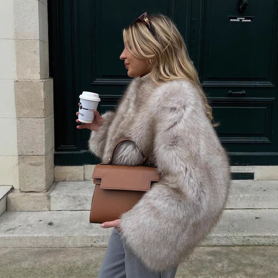 Damen Kurz geschnittene Shaggy-Faux-Fur Jacke mit kastiger Silhouette und extraweichem Hochflor Nord Taschen