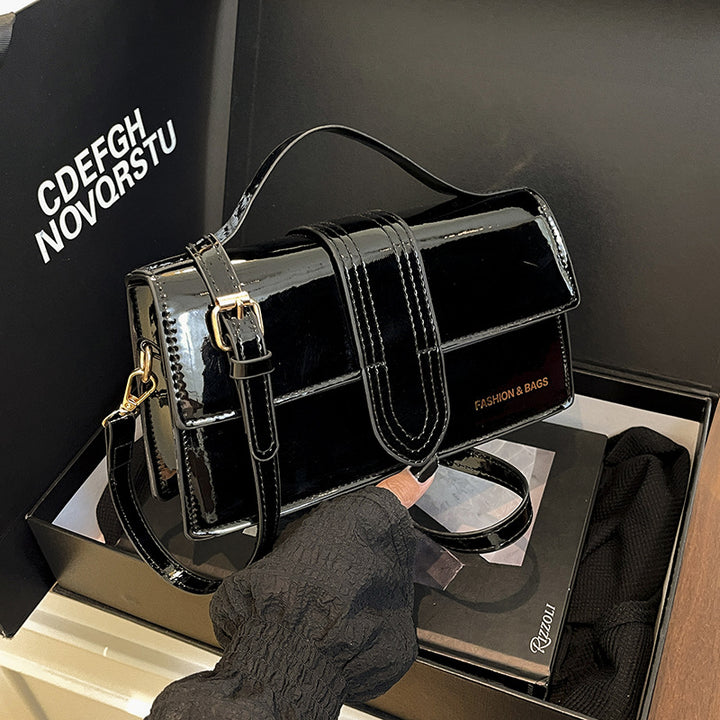 Damen elegante Lackleder-Handtasche mit praktischer Umhängemöglichkeit Nord Taschen