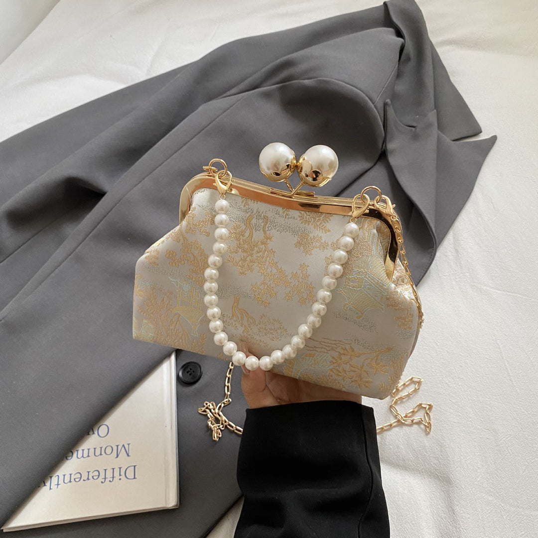 Damen Clutch mit elegantem Perlenschmuck Nord Taschen