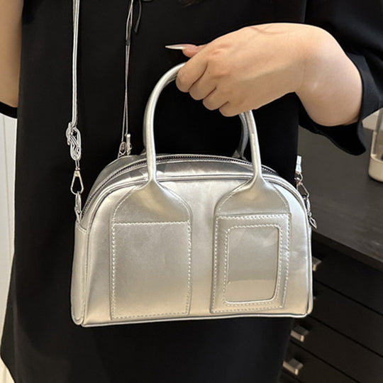 Damen Mini-Handtasche mit niedlichem Plüschanhänger und filigraner Schleifenverzierung Nord Taschen