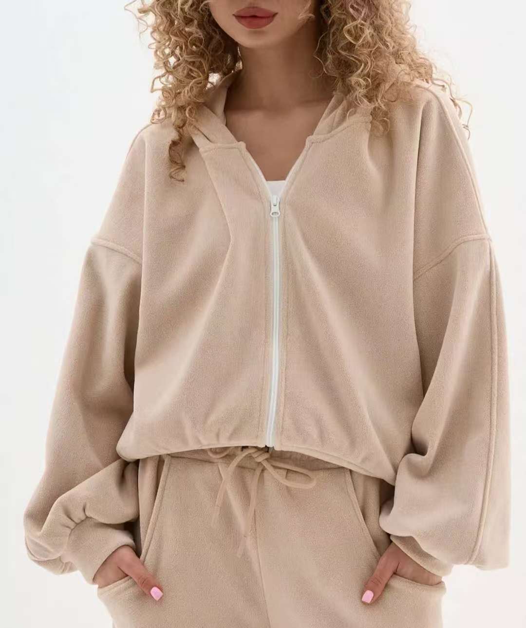 Damen cropped Kapuzenjacke aus weichem Fleece mit Reißverschluss Nord Taschen