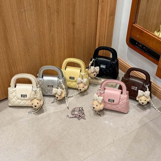 Damen Verspieltes Handtaschen-Set mit niedlichem Teddy-Anhänger Nord Taschen