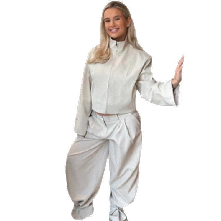 Damen Kurzjacke mit Stehkragen und weiten Bundfaltenhose Set Nord Taschen