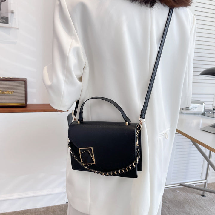 Damen Umhängetasche mit elegantem Kettenakzent Nord Taschen