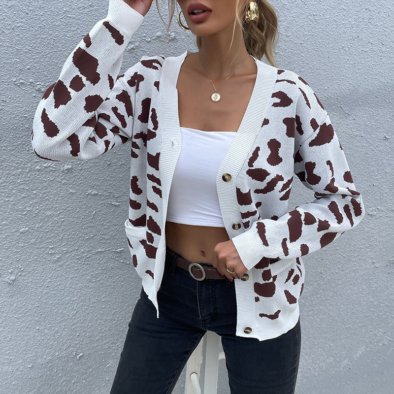 Damen Feinstrick-Cardigan mit kastiger Passform, V‑Ausschnitt und Animal-Jacquard Nord Taschen