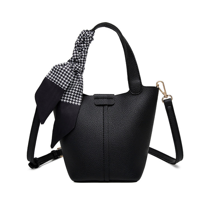 Damen Henkeltasche mit modischem Seidentuch und praktischem Schulterriemen Nord Taschen