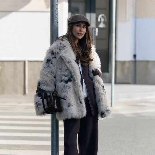 Damen Gefleckter Kunstfell-Mantel im Oversize-Schnitt mit voluminösem Schalkragen Nord Taschen