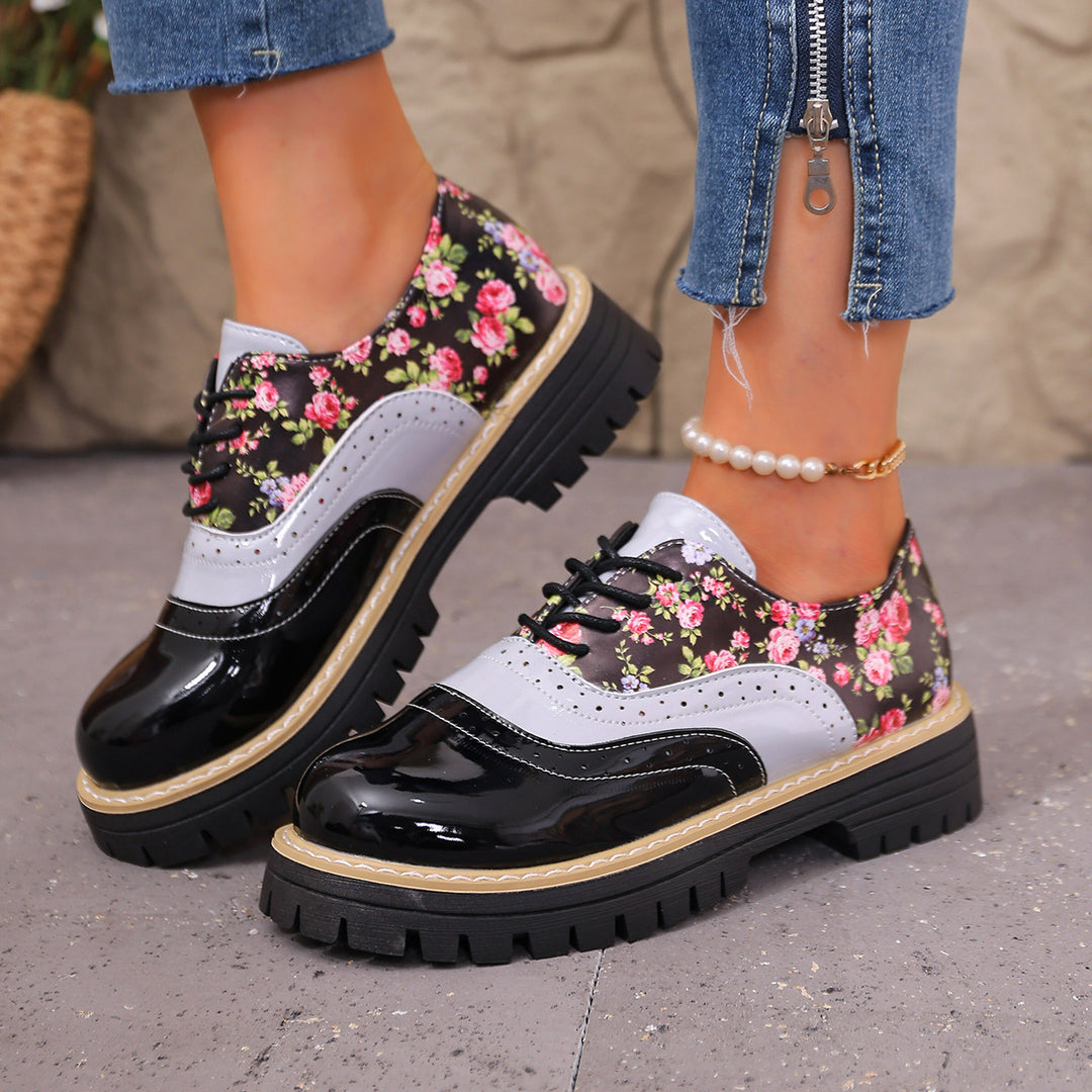 Damen nan Budapester-Schnürschuh mit floralem Print Lacklederbesatz und grober Profilsohle Nord Taschen