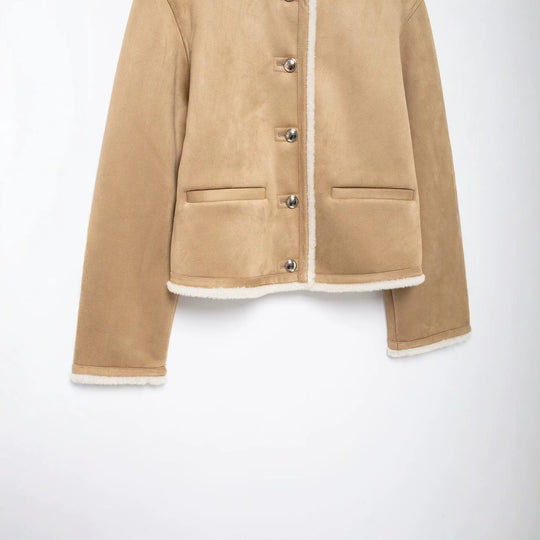 Damen Kurze Lammfelloptik-Cardiganjacke aus Veloursimitat mit Rundhals und Druckknöpfen Nord Taschen