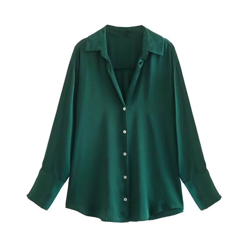 Damen Oversized Satinbluse mit Hemdkragen und breiten Manschetten Nord Taschen