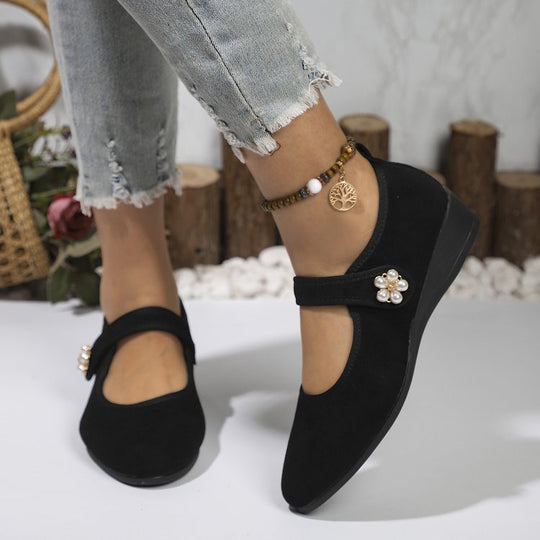 Damen Mokassin-Schuhe mit elegantem Riemen und zeitloser Blütenapplikation Nord Taschen