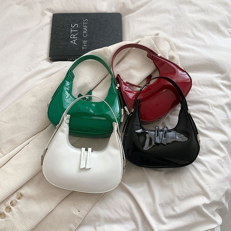 Damen Hobo-Tasche mit glänzender Oberfläche und einzigartigem Design Nord Taschen