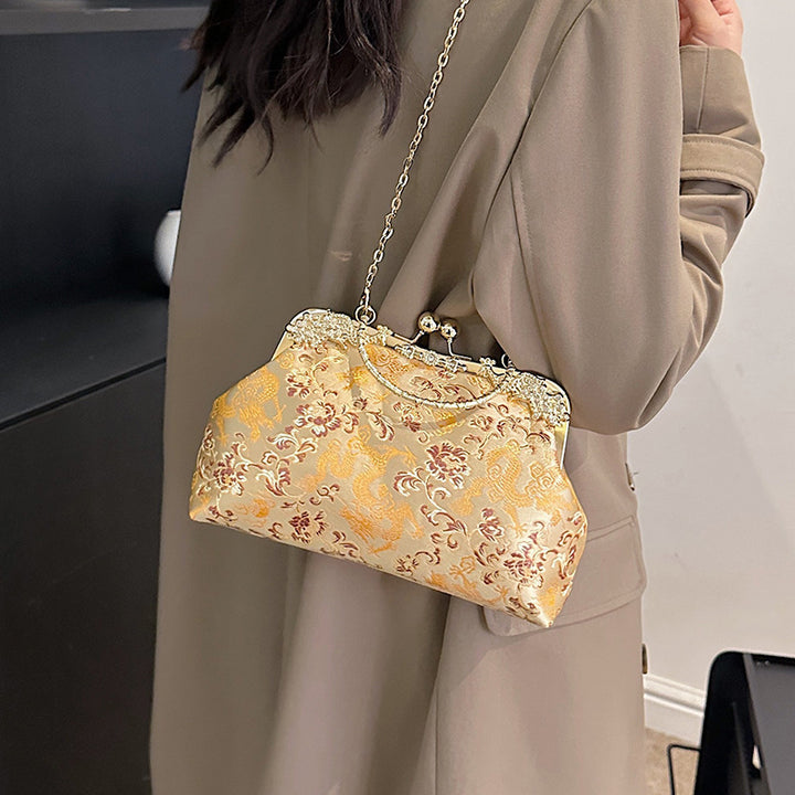 Damen Glamouröse Clutch mit hochwertiger Metallverzierung Nord Taschen