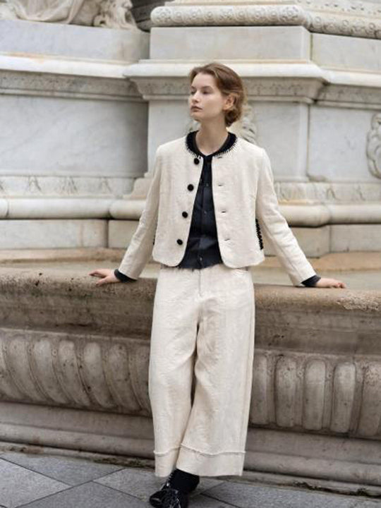 Damen Zweiteiliges Bouclé-Set mit Kurzjacke, kontrastiertem Rundhalsausschnitt und weitem Culotte-Hosenbein Nord Taschen
