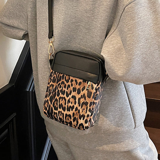Damen Umhängetasche mit elegantem Leopardenmuster und praktischem Innenraum Nord Taschen
