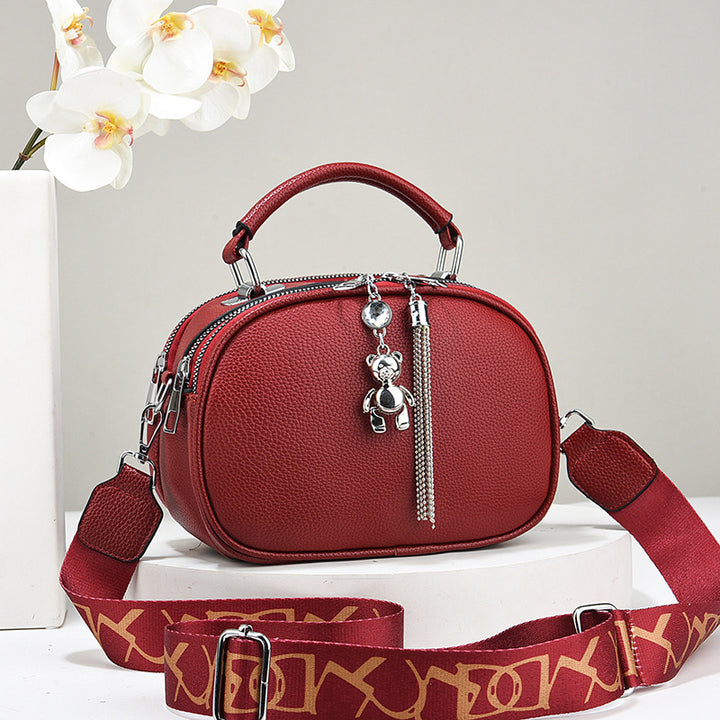 Damen Handtasche mit süßem Bärchen-Anhänger und verstellbarem Schultergurt Nord Taschen