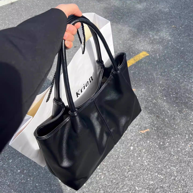 Damen Tragetasche mit elegantem, geräumigem Innenraum und hochwertigen Ledergriffen Nord Taschen